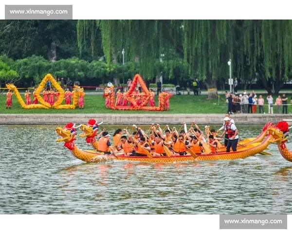鼓声震天桨影翻飞展现团结拼搏精神的龙舟竞渡盛景与城市传承文化 鼓声震天桨影翻飞展现团结拼搏精神的龙舟竞渡盛景与城市传承文化